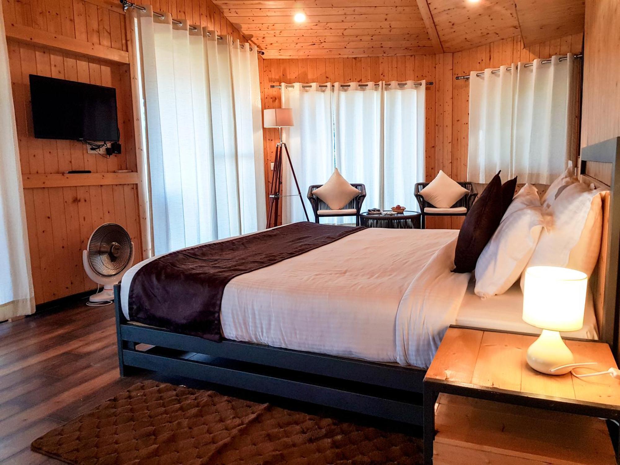 The Woods Retreat Hotel Lansdowne Buitenkant foto